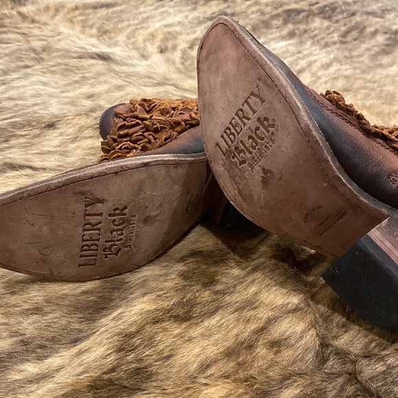 Liberty Black bootie - Picture 2 of 5